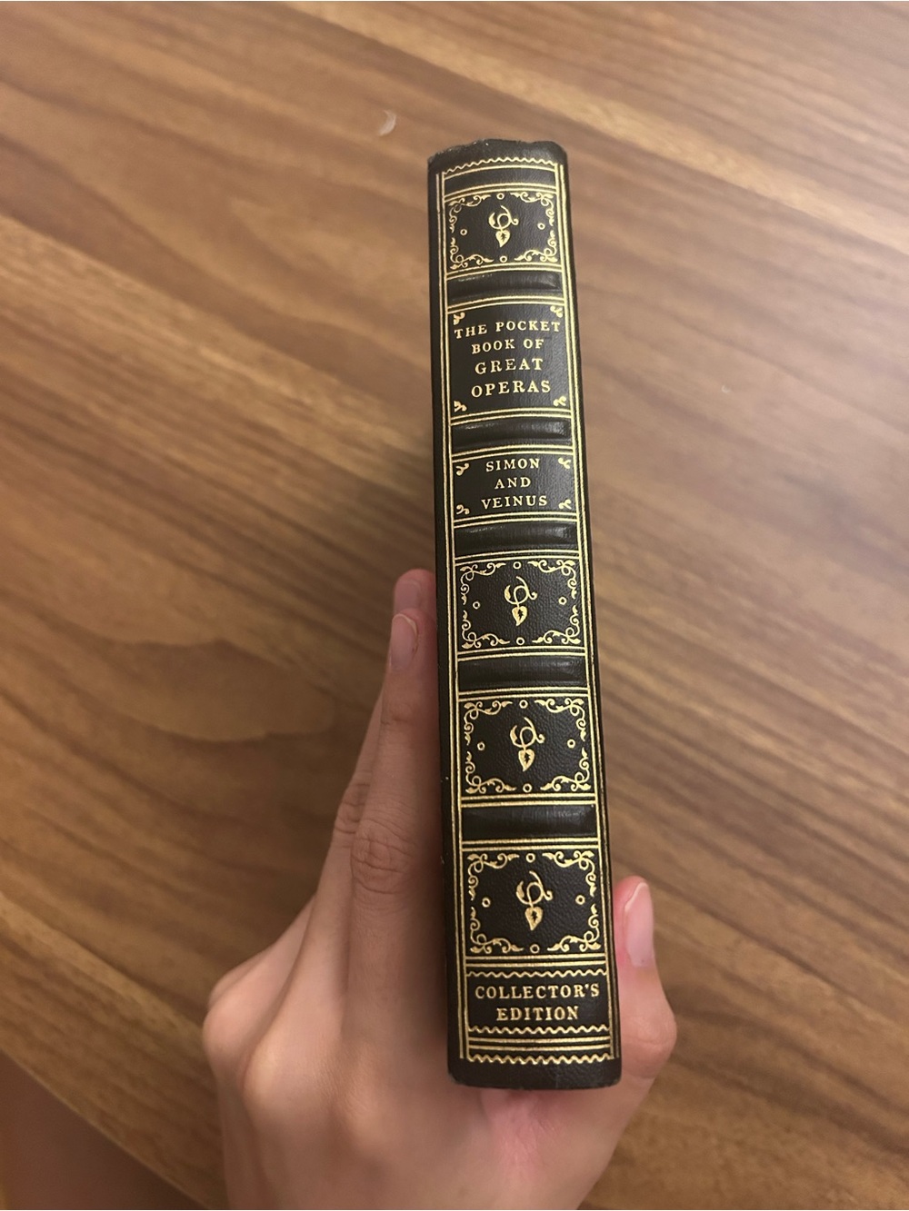 Collector's Edition Black and Gold Pocket Book of Great Operas